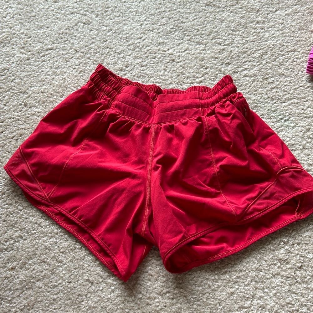 Lululemon Athletica Hotty Hot 4” shorts size 4